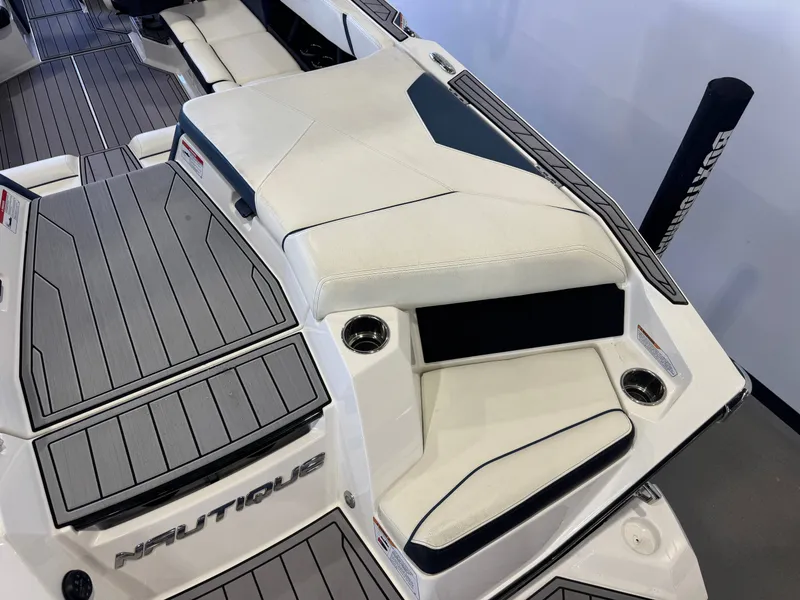 Slide: The Image of Nautique Super Air Nautique S23 2023 - 11