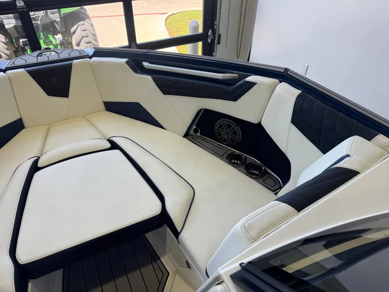 Slide: The Image of Interior of 2023 Nautique Super Air Nautique S23 boat. - 18