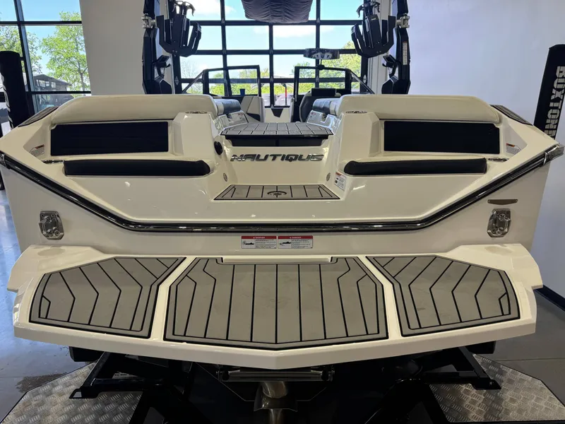 Slide: The Image of Nautique Super Air Nautique S23 2023 - 8