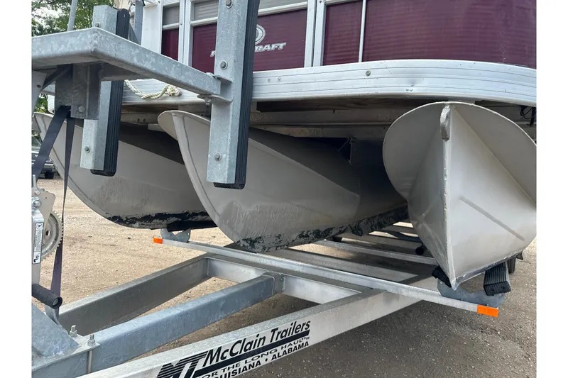 Slide: The Image of 2018 Princecraft Vectra 23 XT pontoon boat on McClain trailer, close-up view. - 8