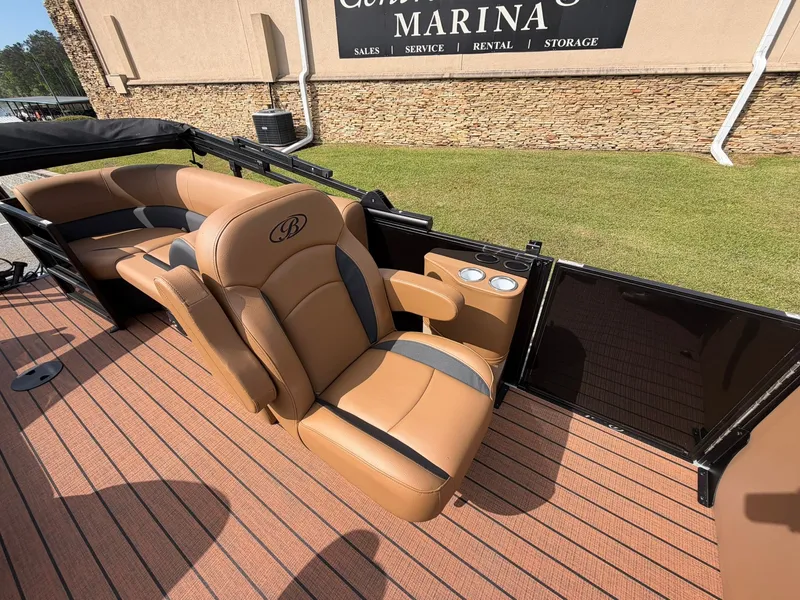 Slide: The Image of Bentley Pontoons Legacy 223 SPORT3 Navigator 2026 - 8