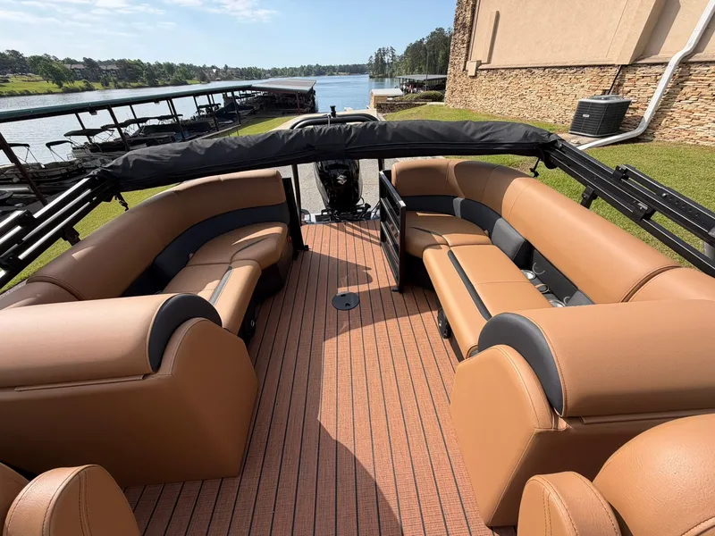 Slide: The Image of Bentley Pontoons Legacy 223 SPORT3 Navigator 2026 - 9