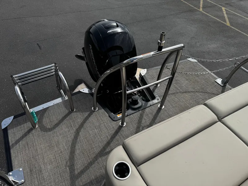 Slide: The Image of Barletta C22UC 2022 pontoon boat rear with Mercury engine. - 18