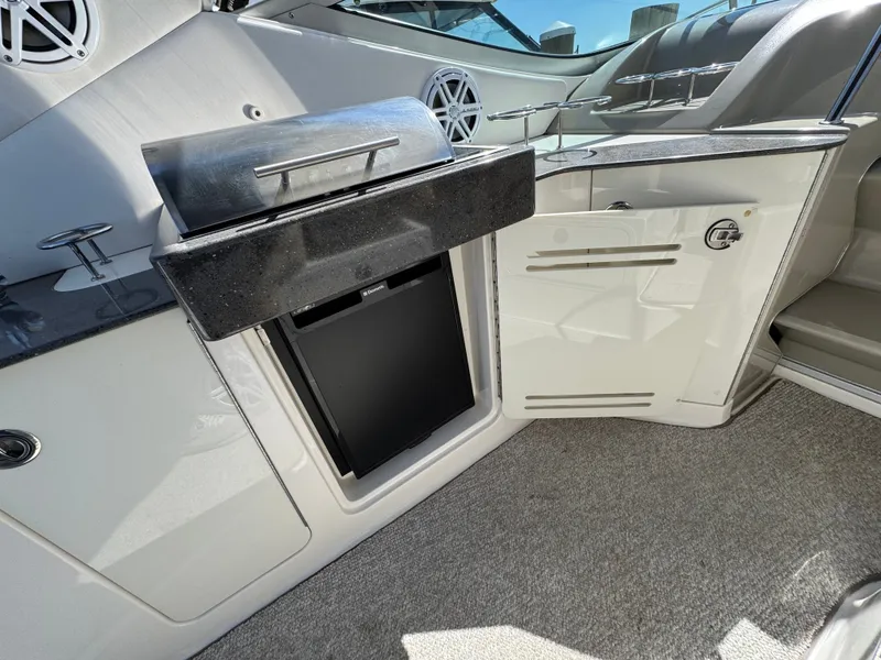 Slide: The Image of Sea Ray Sundancer 330 2012 - 21
