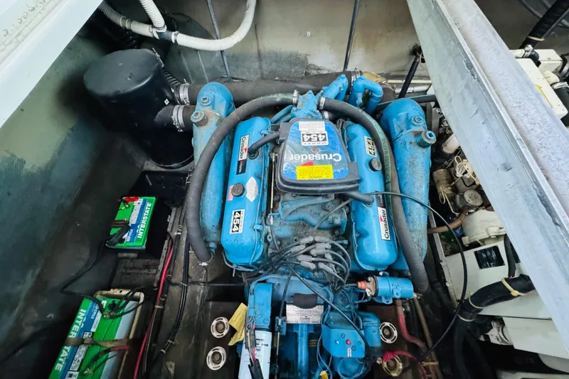 Slide: The Image of Carver Yachts 38 Santego 1989 - 77