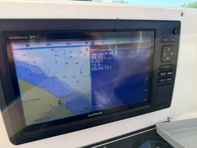Slide: The Image of Garmin Echomap on Albemarle 268 Express Fisherman 2004. - 18