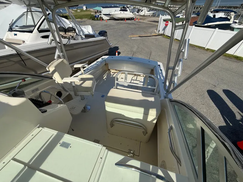 Slide: The Image of Albemarle 268 Express Fisherman 2004 - 32