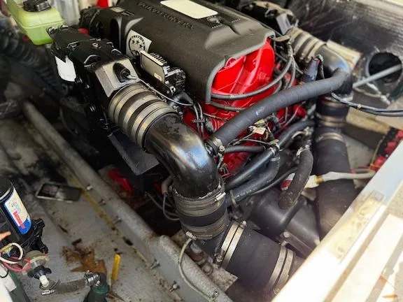 Slide: The Image of Engine compartment of 2004 Albemarle 268 Express Fisherman. - 8