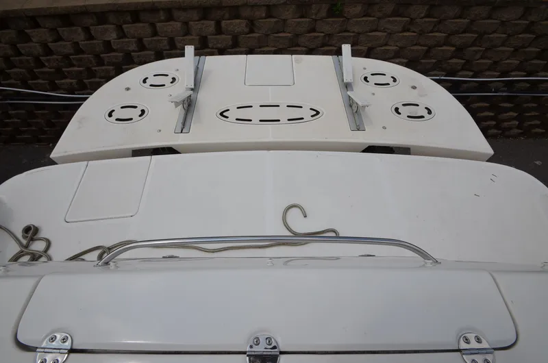 Slide: The Image of Rear view of a 2005 Sea Ray 420 Sedan Bridge yacht. - 15