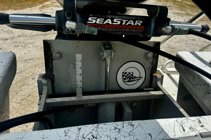 Slide: The Image of Steering mechanism of a 2007 Haynie 23 Bigfoot boat with SeaStar hydraulic system. - 18