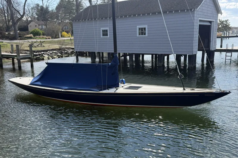 The Image of C.W. Hood 32 Daysailer 2014 - undefined