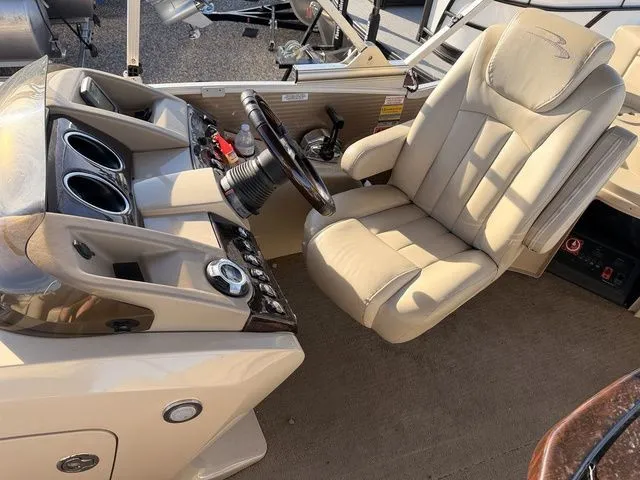 Slide: The Image of Bennington 2575QCW SPORT TOWER-I/O 2013 - 17