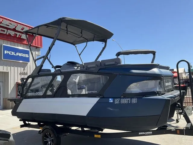 Slide: The Image of Sea-Doo Switch Cruise 18 2024 - 4