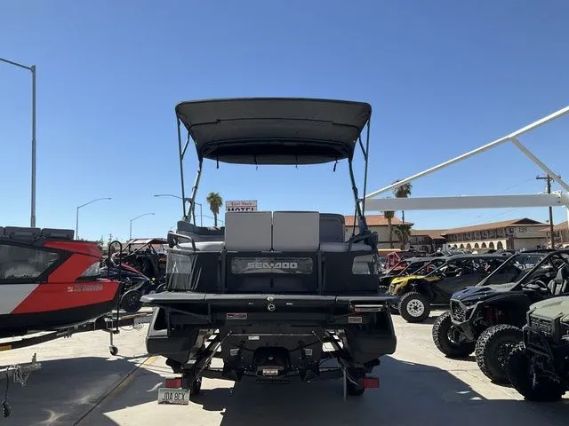 Slide: The Image of Sea-Doo Switch Cruise 18 2024 - 6