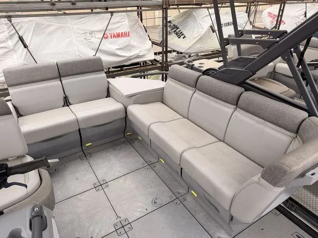 Slide: The Image of Sea-Doo Switch Sport 18 2022 - 4