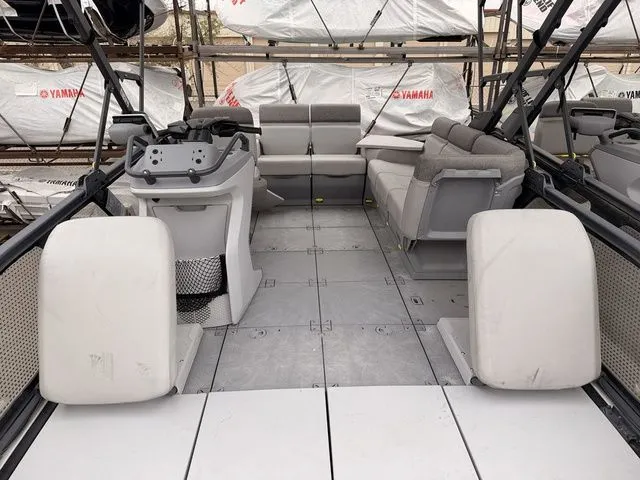 Slide: The Image of Sea-Doo Switch Sport 18 2022 - 5