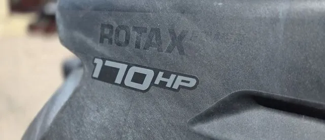 Slide: The Image of Sea-Doo Switch® Cruise 18-170 hp 2023 - 7