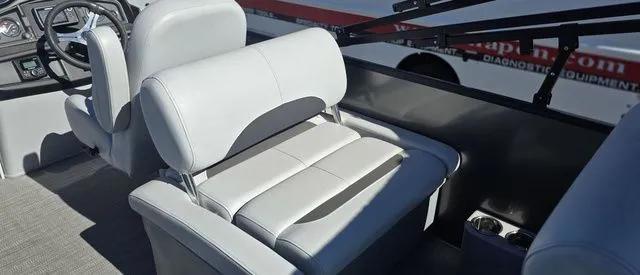 Slide: The Image of Bentley Pontoons Legacy 220 Quad Swingback 2024 - 10