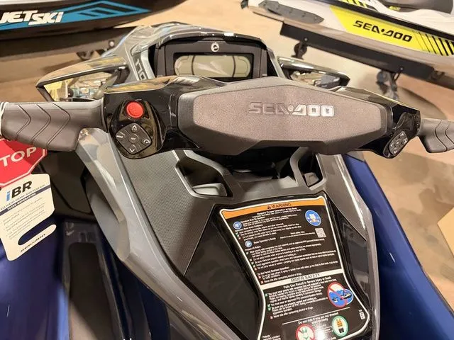 Slide: The Image of Sea-Doo GTX 170 2026 - 4