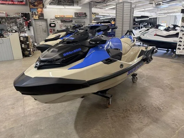 Slide: The Image of Sea-Doo Wake Pro 230 2026 - 10