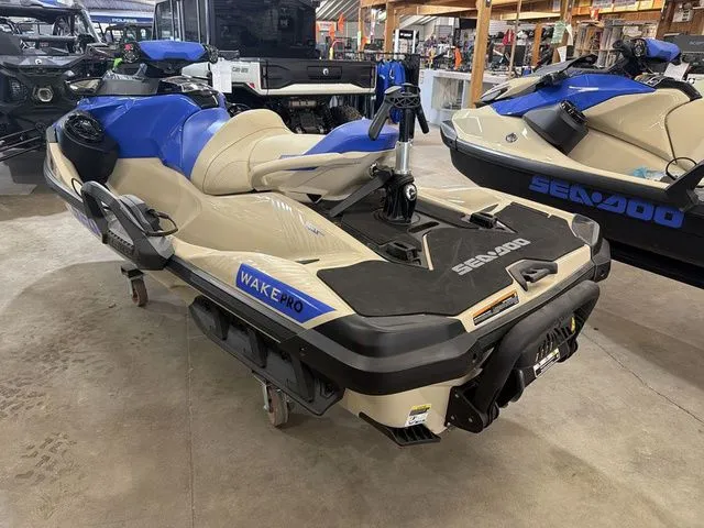 Slide: The Image of Sea-Doo Wake Pro 230 2026 - 12