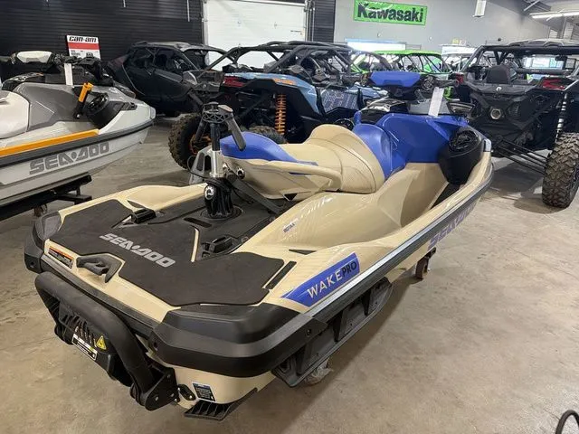 Slide: The Image of Sea-Doo Wake Pro 230 2026 - 13