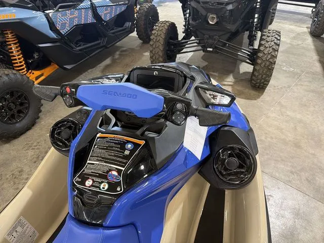 Slide: The Image of Sea-Doo Wake Pro 230 2026 - 15