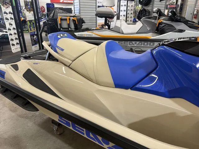 Slide: The Image of Sea-Doo Wake Pro 230 2026 - 16