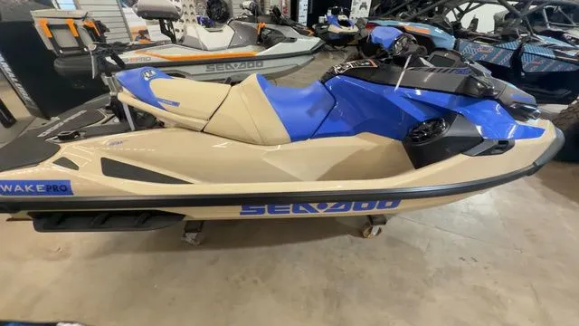 Slide: The Image of Sea-Doo Wake Pro 230 2026 - 6