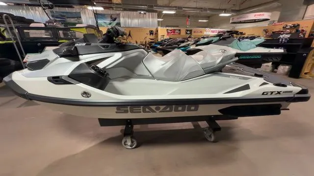Slide: The Image of Sea-Doo GTX Limited 325 2026 - 8