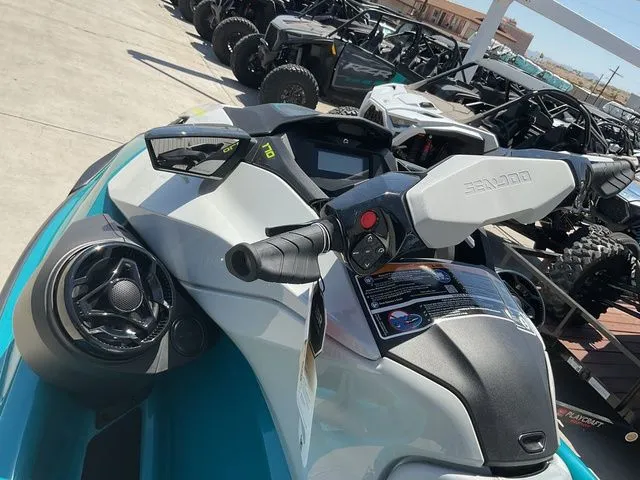 Slide: The Image of Sea-Doo 00030TD00 2026 - 5