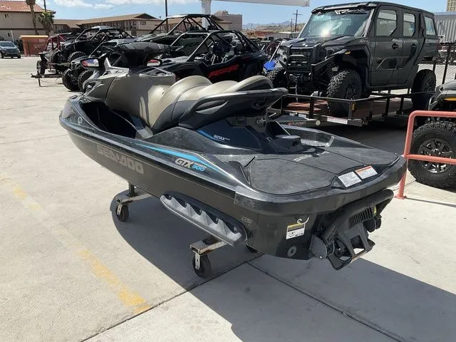 Slide: The Image of Sea-Doo GTX 2016 - 4