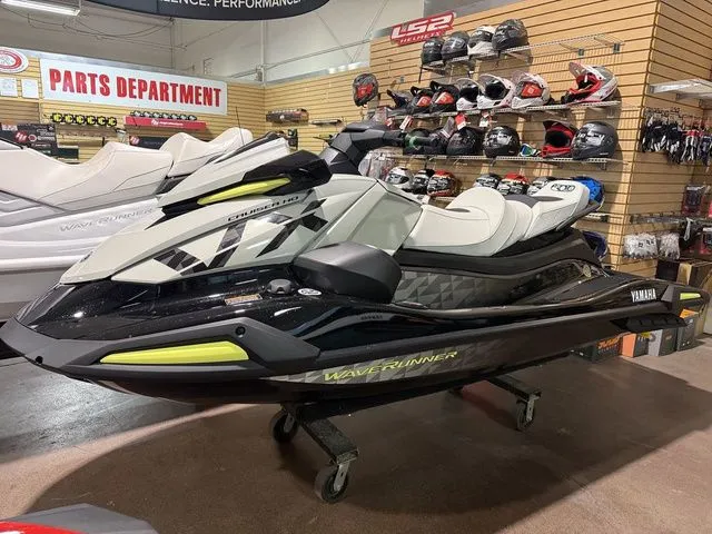 Slide: The Image of Yamaha VX Cruiser HO 2026 - 3