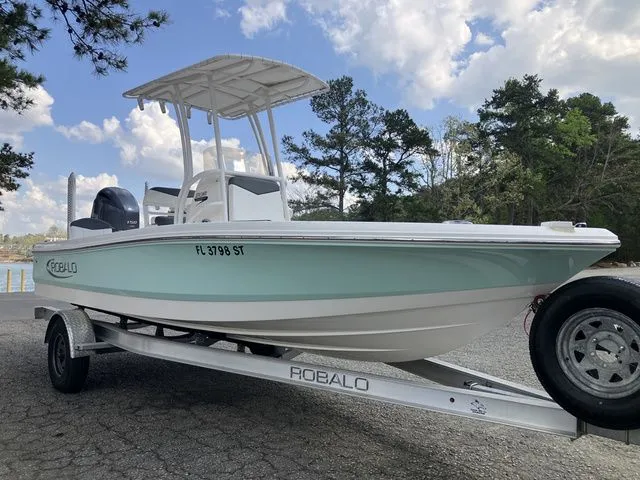 Slide: The Image of Robalo 206 Cayman 2020 - 4