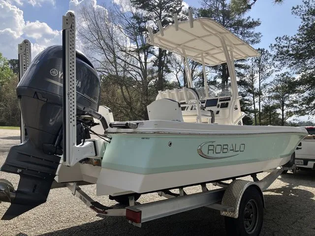Slide: The Image of Robalo 206 Cayman 2020 - 6