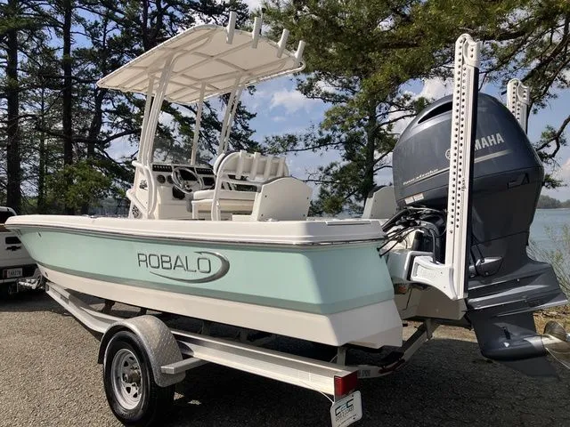 Slide: The Image of Robalo 206 Cayman 2020 - 8