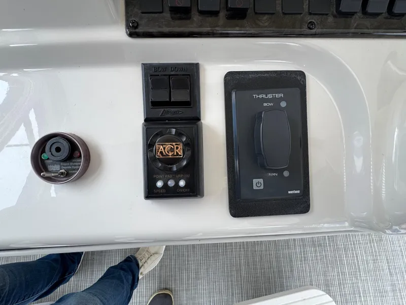 Slide: The Image of Control panel of a 2007 Sea Ray 58 Sedan Bridge yacht. - 22