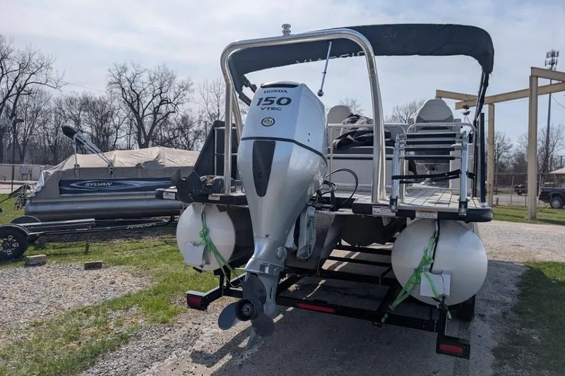 Slide: The Image of 2022 Viaggio 23 S pontoon boat with Honda 150 VTEC outboard motor. - 16