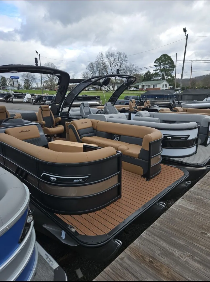 Slide: The Image of Bentley Pontoons Elite 253 DC Swingback 2026 - 2