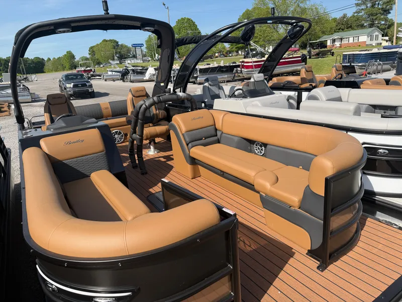 Slide: The Image of Bentley Pontoons Elite 253 DC Swingback 2026 - 4