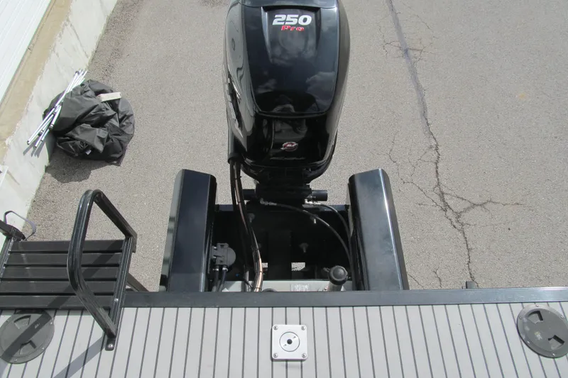 Slide: The Image of Top view of a 2017 Regency 220 LE3 boat with a 250 Pro motor. - 15