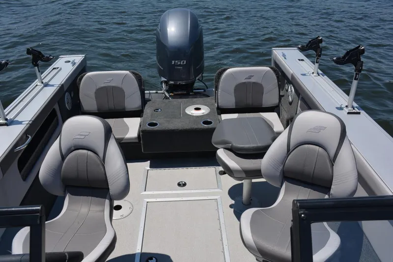 Slide: The Image of Manufacturer Provided Image: Interior of 2026 Starcraft Superfisherman 186 boat. - 8