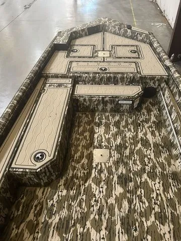 Slide: The Image of Avid 18 Commander 2025 - 11