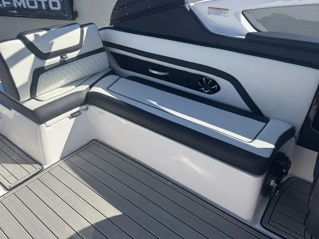 Slide: The Image of Yamaha 275SE 2025 - 15