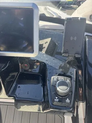 Slide: The Image of Yamaha 275SE 2025 - 21