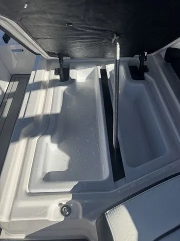 Slide: The Image of Yamaha 275SE 2025 - 23