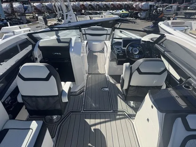 Slide: The Image of Yamaha 275SE 2025 - 7