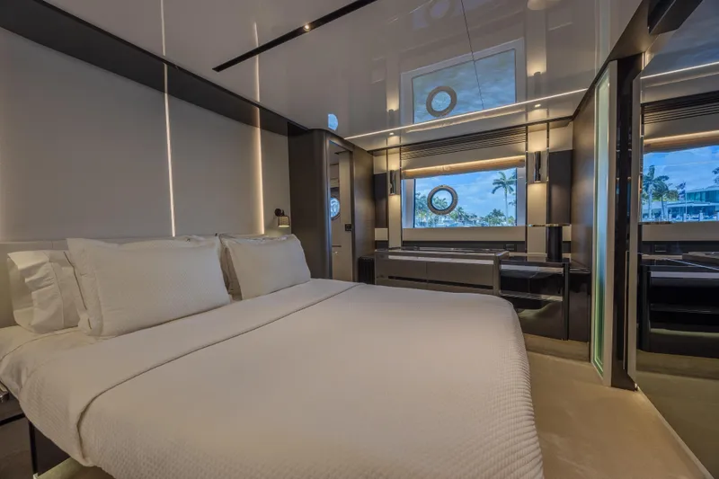 Slide: The Image of Azimut S8 2023 - 50