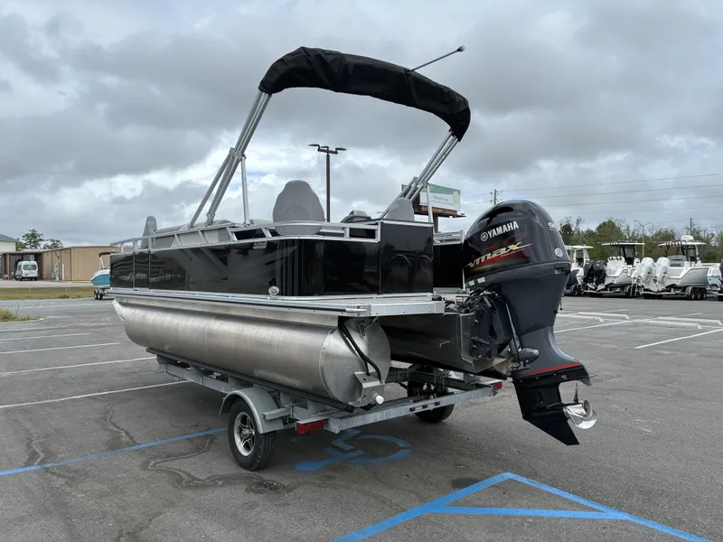 Slide: The Image of Avalon Venture Quad Fish - 19' 2026 - 3