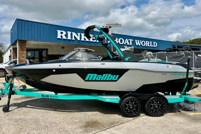 The Image of 2022 Malibu Wakesetter 23 LSV at Rinker's Boat World. - 1
